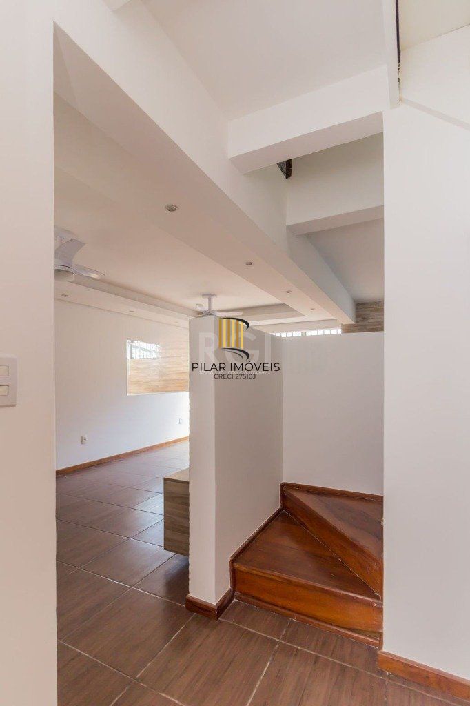 Casa em condomínio com 3 dormitórios, churrasqueira e 1 vaga de garagem no bairro Ipanema