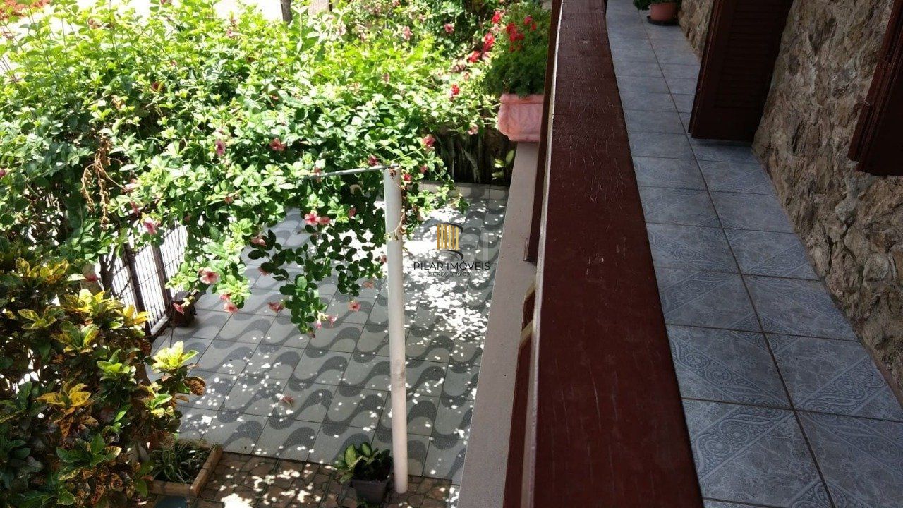 Casa 3 dormitórios no bairro Parque Olinda