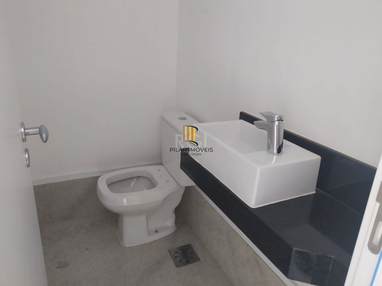 Apartamento para Venda - 123.71m², 3 dormitórios, sendo 1 suites, 1 vaga - Petrópolis