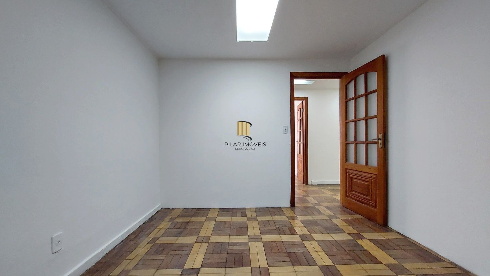 Sala a venda com 95m²