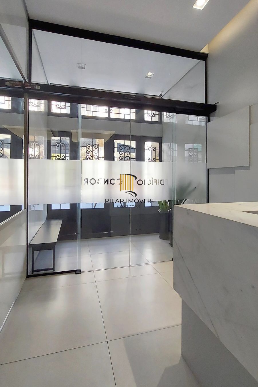 Sala a venda com 95m²