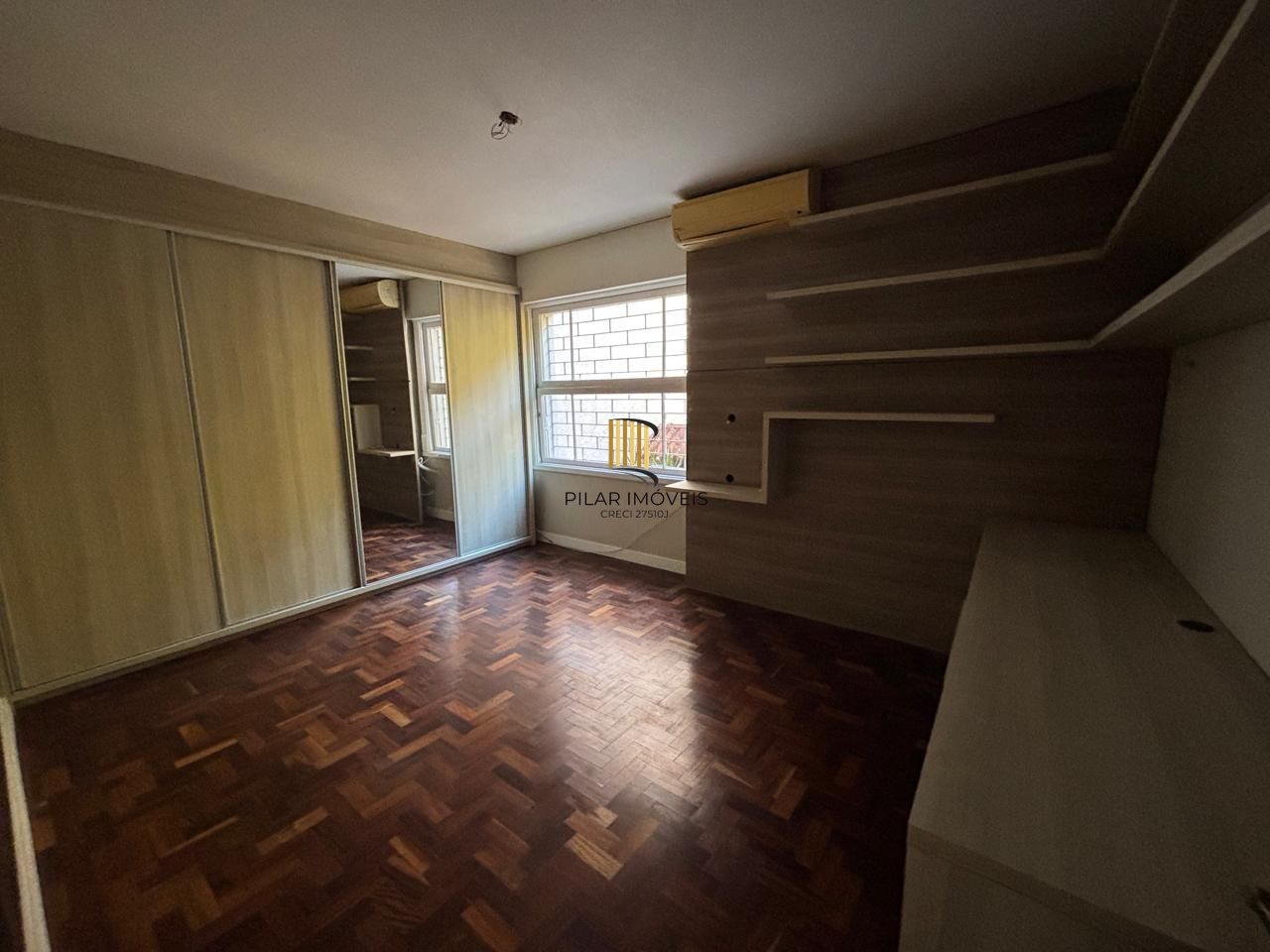 vende apto de dois quartos próximo ao parcão