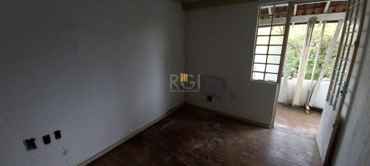 Sobrado para Venda - 110m², 4 dormitórios, sendo 1 suites, 2 vagas - Floresta