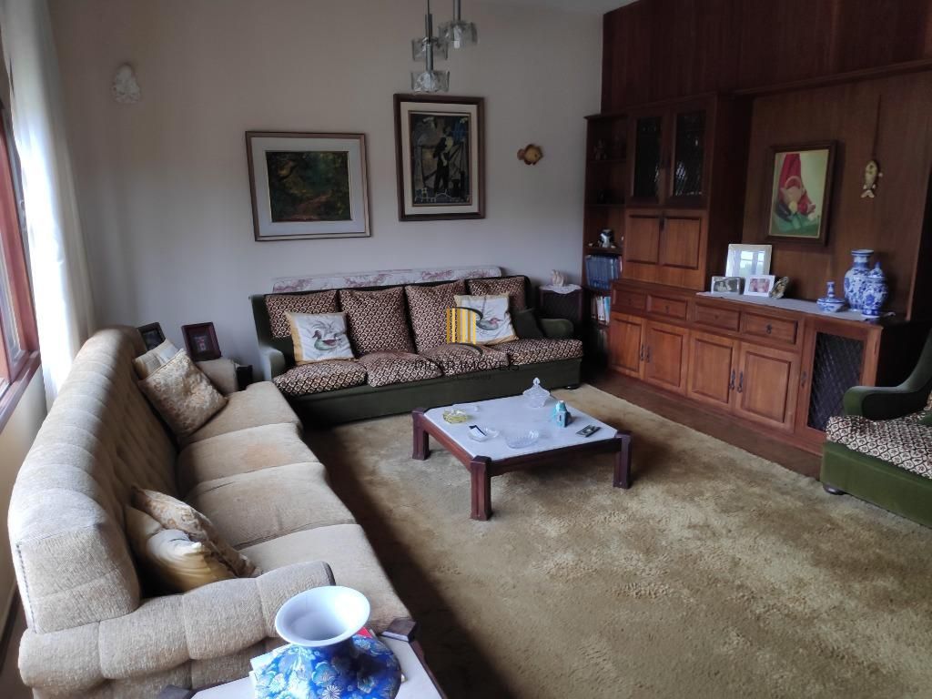 Casa para Venda - 460m², 3 dormitórios, 3 vagas - Três Figueiras