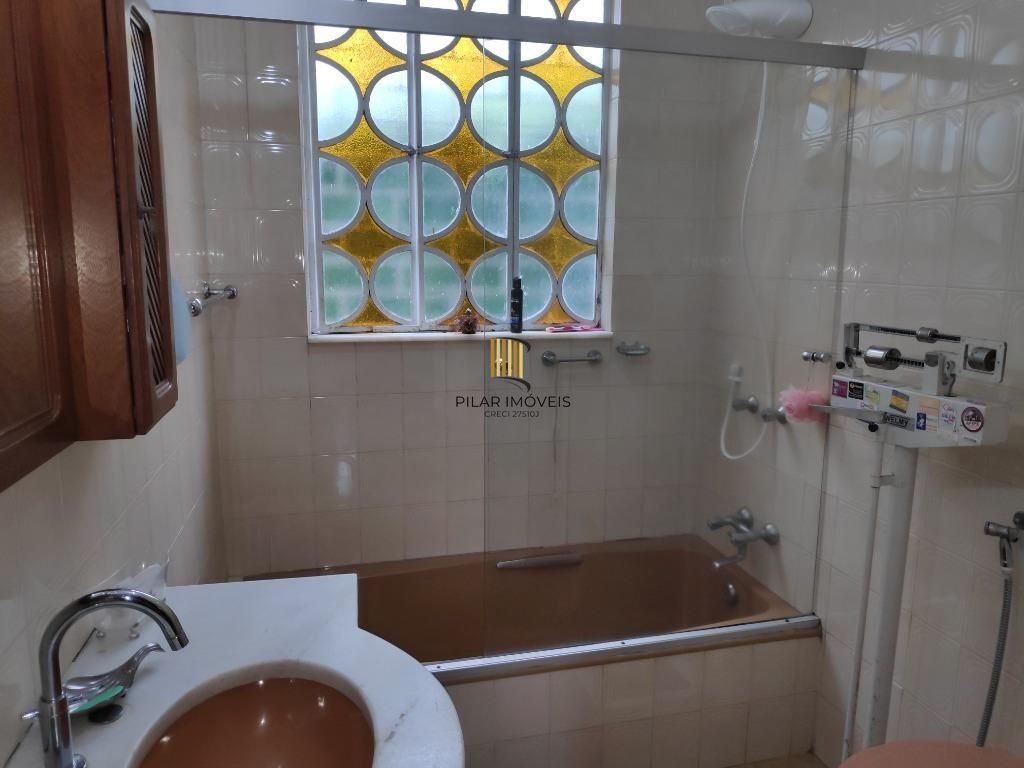 Casa para Venda - 460m², 3 dormitórios, 3 vagas - Três Figueiras