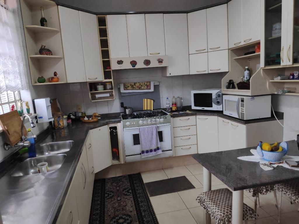 Casa para Venda - 460m², 3 dormitórios, 3 vagas - Três Figueiras