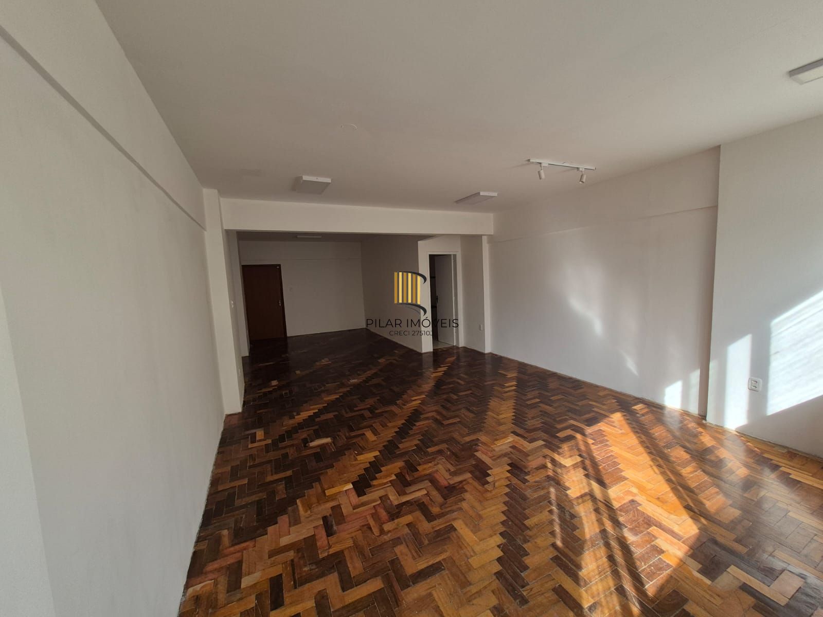 Venda  sala com 51.18m², Centro Histórico.