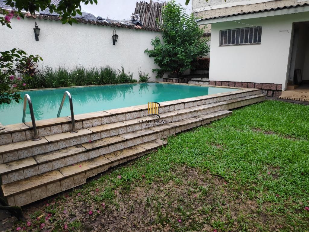 Casa para Venda - 460m², 3 dormitórios, 3 vagas - Três Figueiras