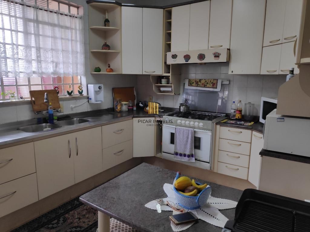 Casa para Venda - 460m², 3 dormitórios, 3 vagas - Três Figueiras