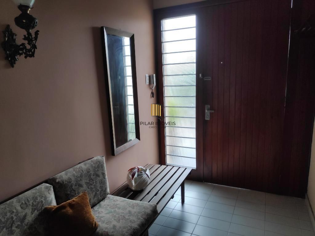Casa para Venda - 460m², 3 dormitórios, 3 vagas - Três Figueiras
