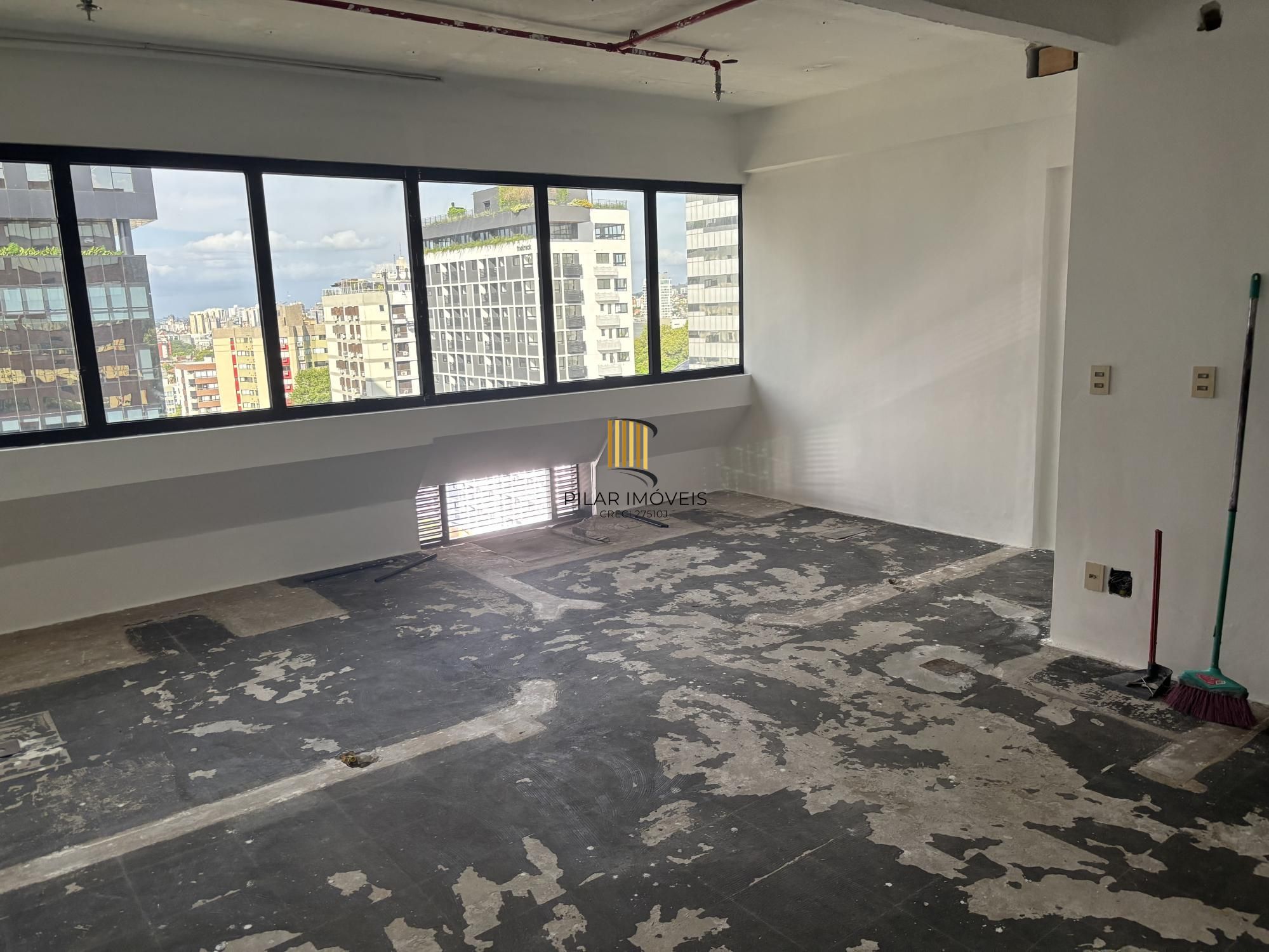 Vende 7 salas com área privativa de 308,67m² no coração da nova Carlos Gomes