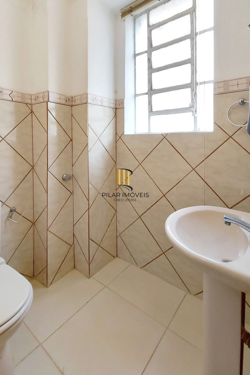 Sala a venda com 95m²