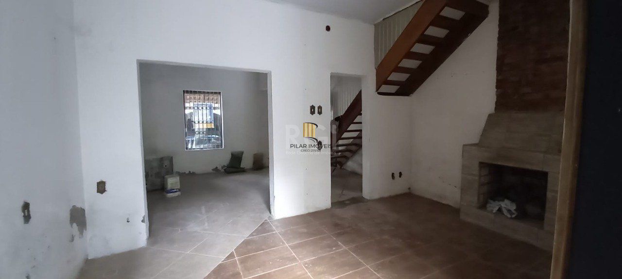 Sobrado para Venda - 110m², 4 dormitórios, sendo 1 suites, 2 vagas - Floresta