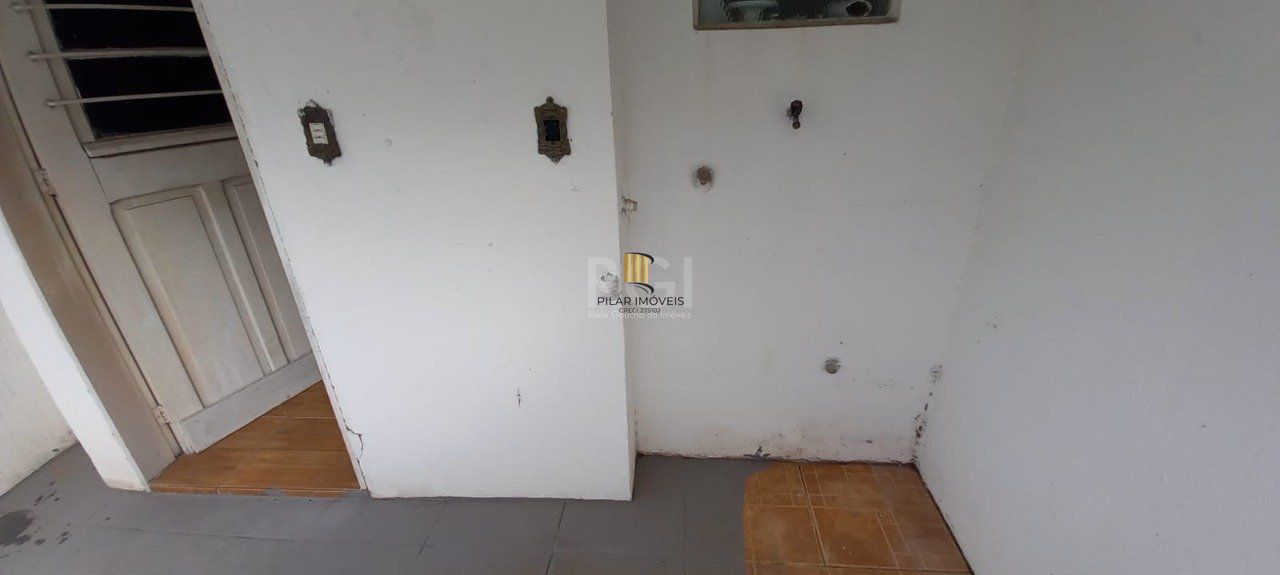 Sobrado para Venda - 110m², 4 dormitórios, sendo 1 suites, 2 vagas - Floresta