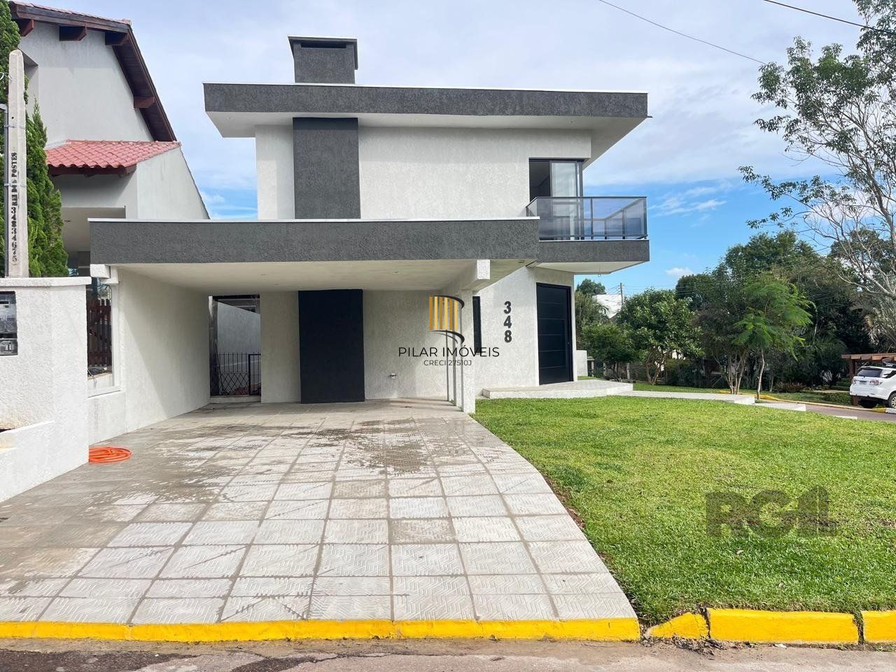 Sobrado 3 dormitórios no bairro São Lucas