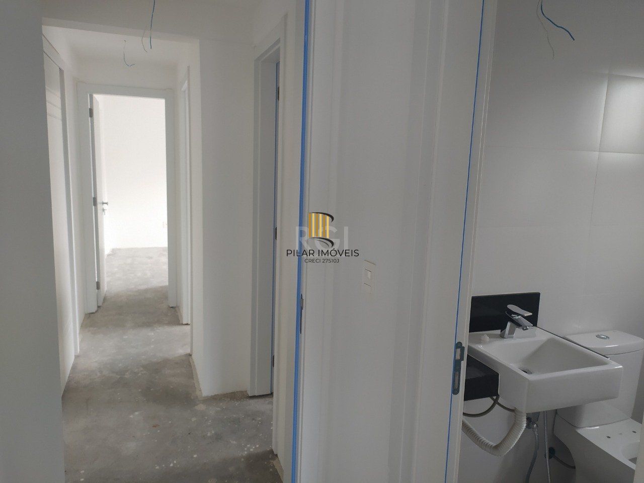 Apartamento para Venda - 123.71m², 3 dormitórios, sendo 1 suites, 1 vaga - Petrópolis