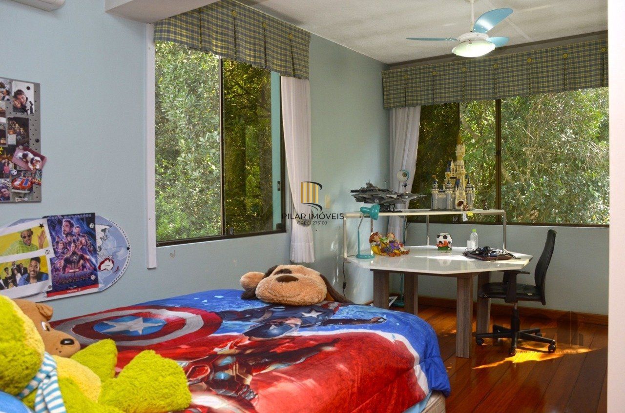 Casa de Condomínio 3 dormitórios no bairro Elsa
