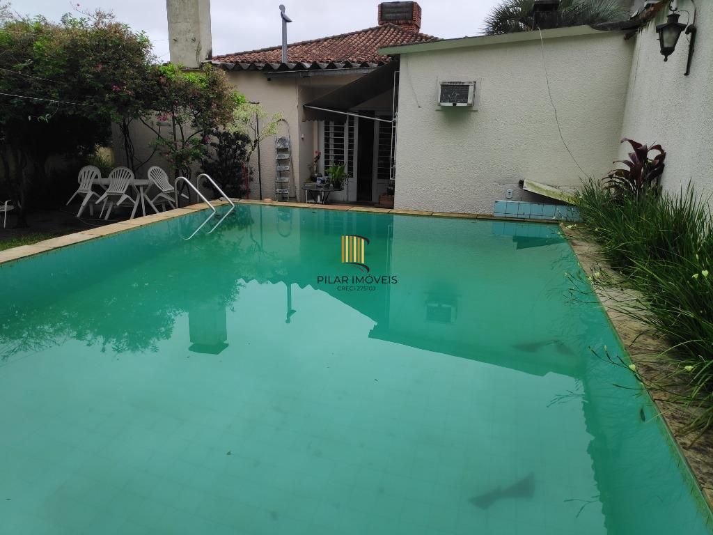 Casa para Venda - 460m², 3 dormitórios, 3 vagas - Três Figueiras