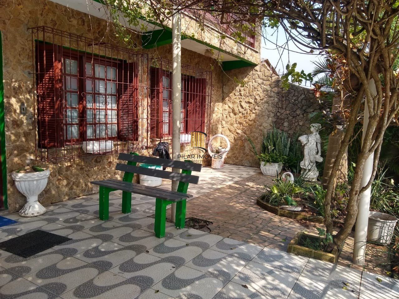 Casa 3 dormitórios no bairro Parque Olinda