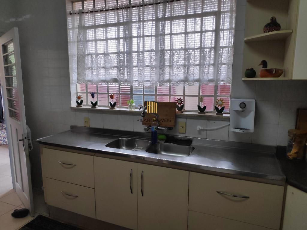 Casa para Venda - 460m², 3 dormitórios, 3 vagas - Três Figueiras