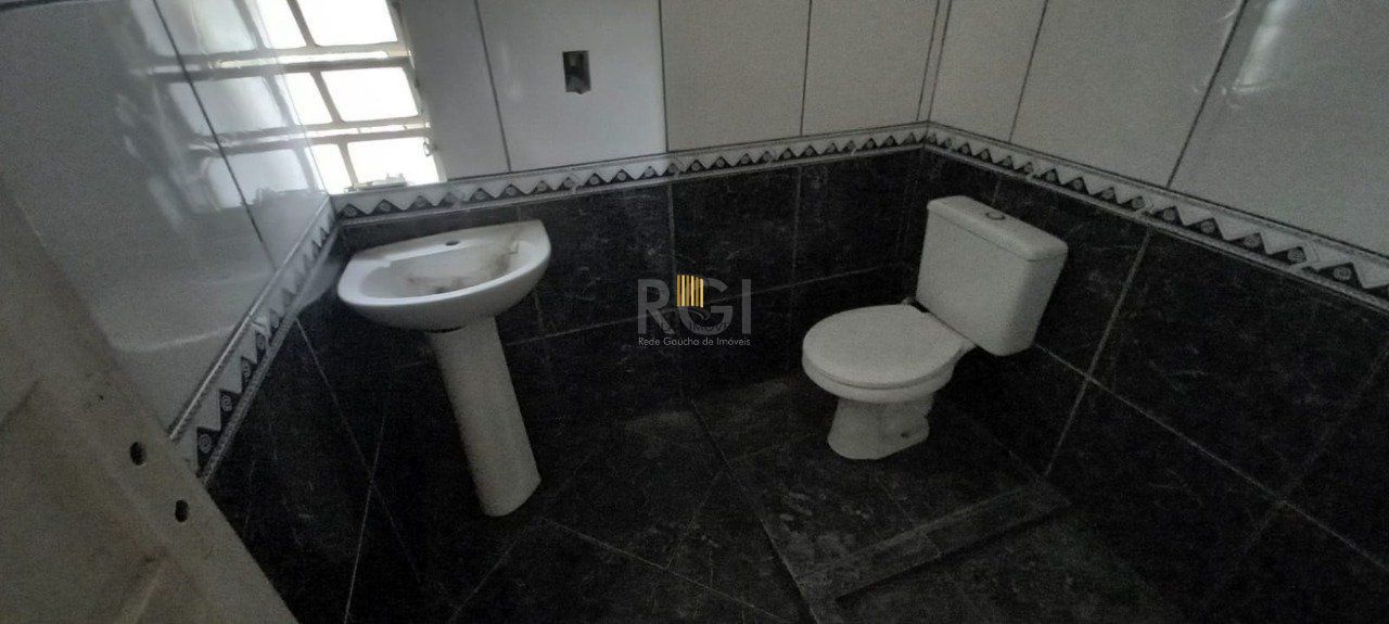 Sobrado para Venda - 110m², 4 dormitórios, sendo 1 suites, 2 vagas - Floresta