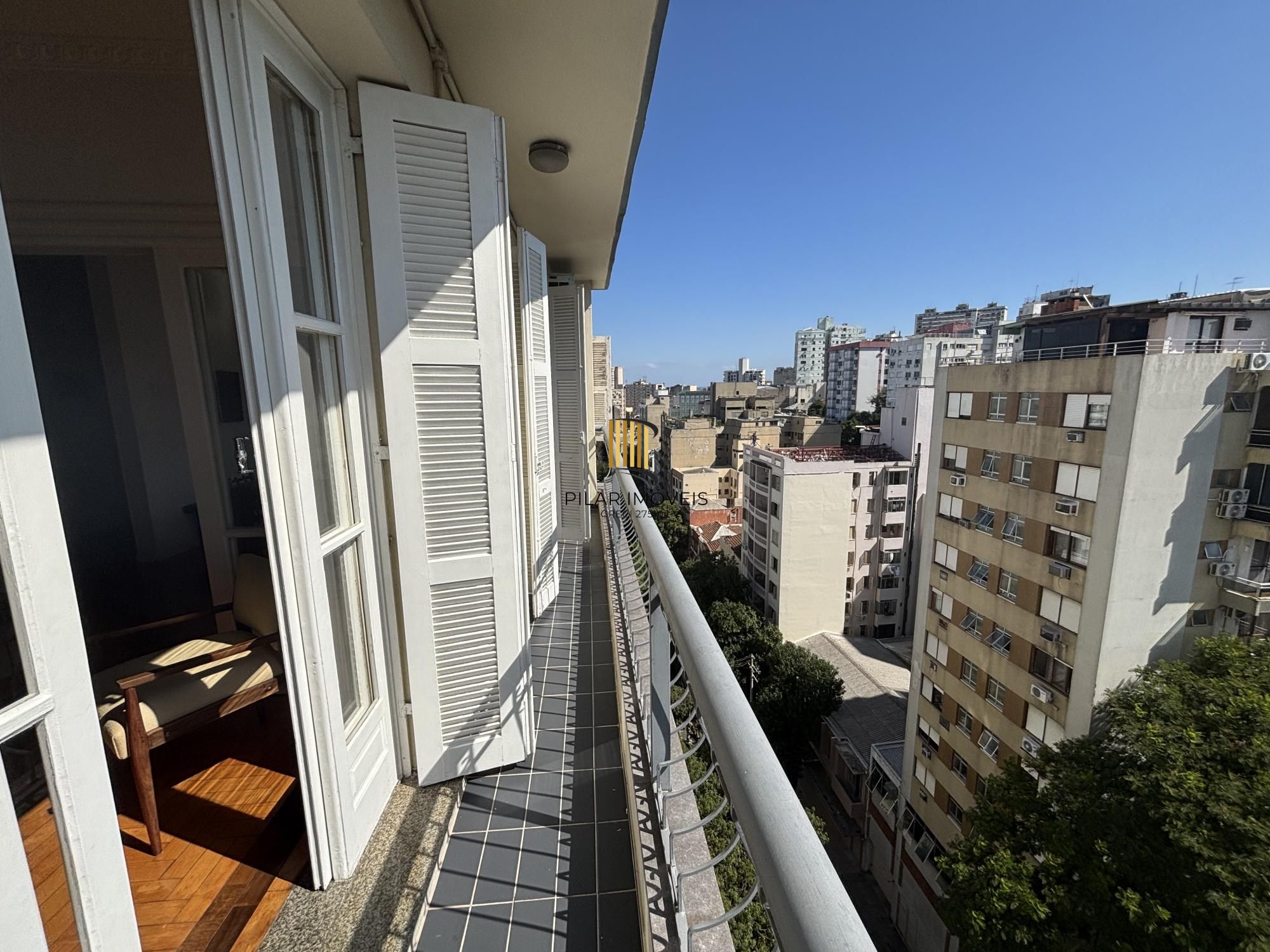 3 quartos com 151m² de área útil, além de lindo terraço no centro de poa