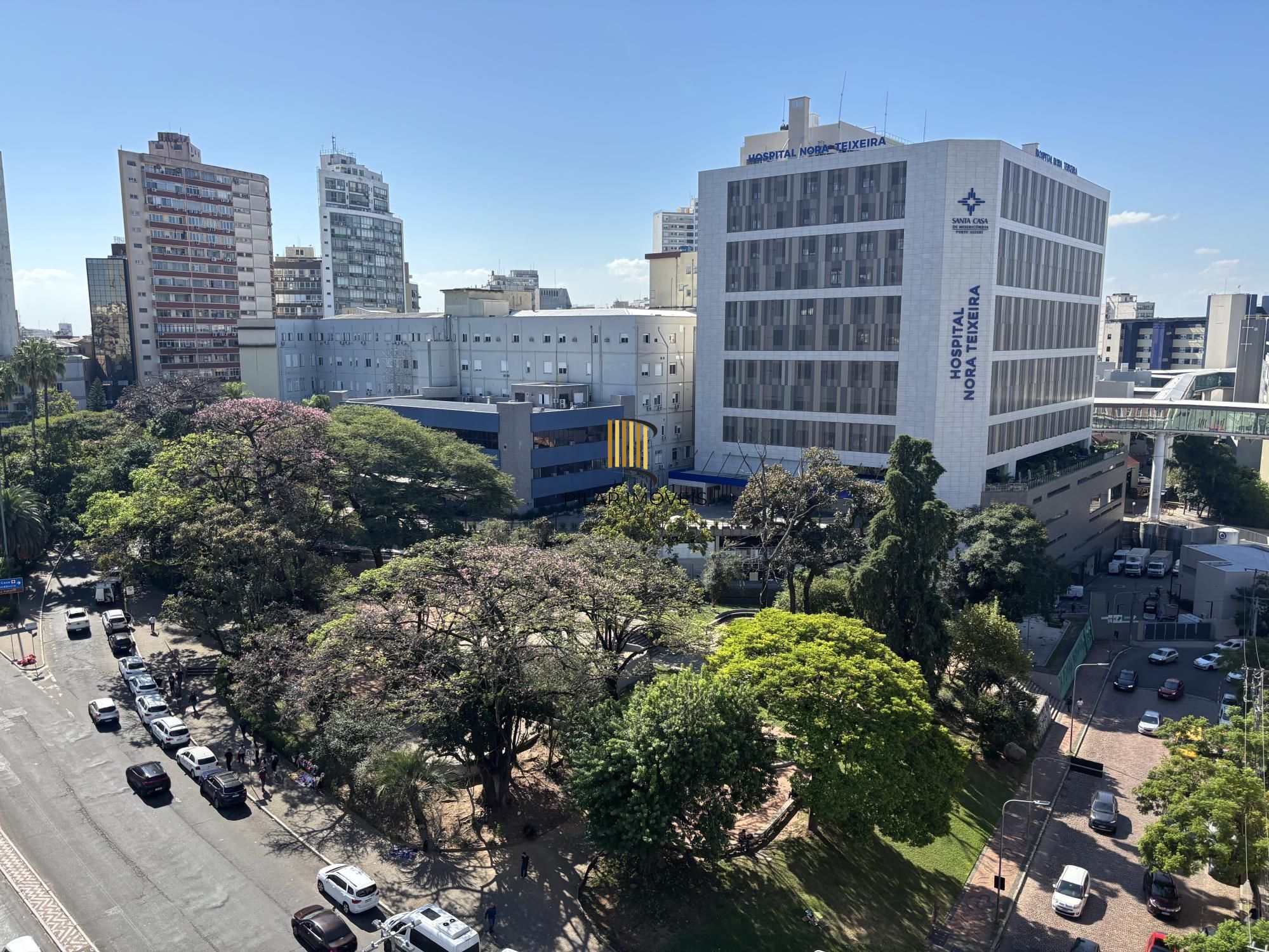 3 quartos com 151m² de área útil, além de lindo terraço no centro de poa