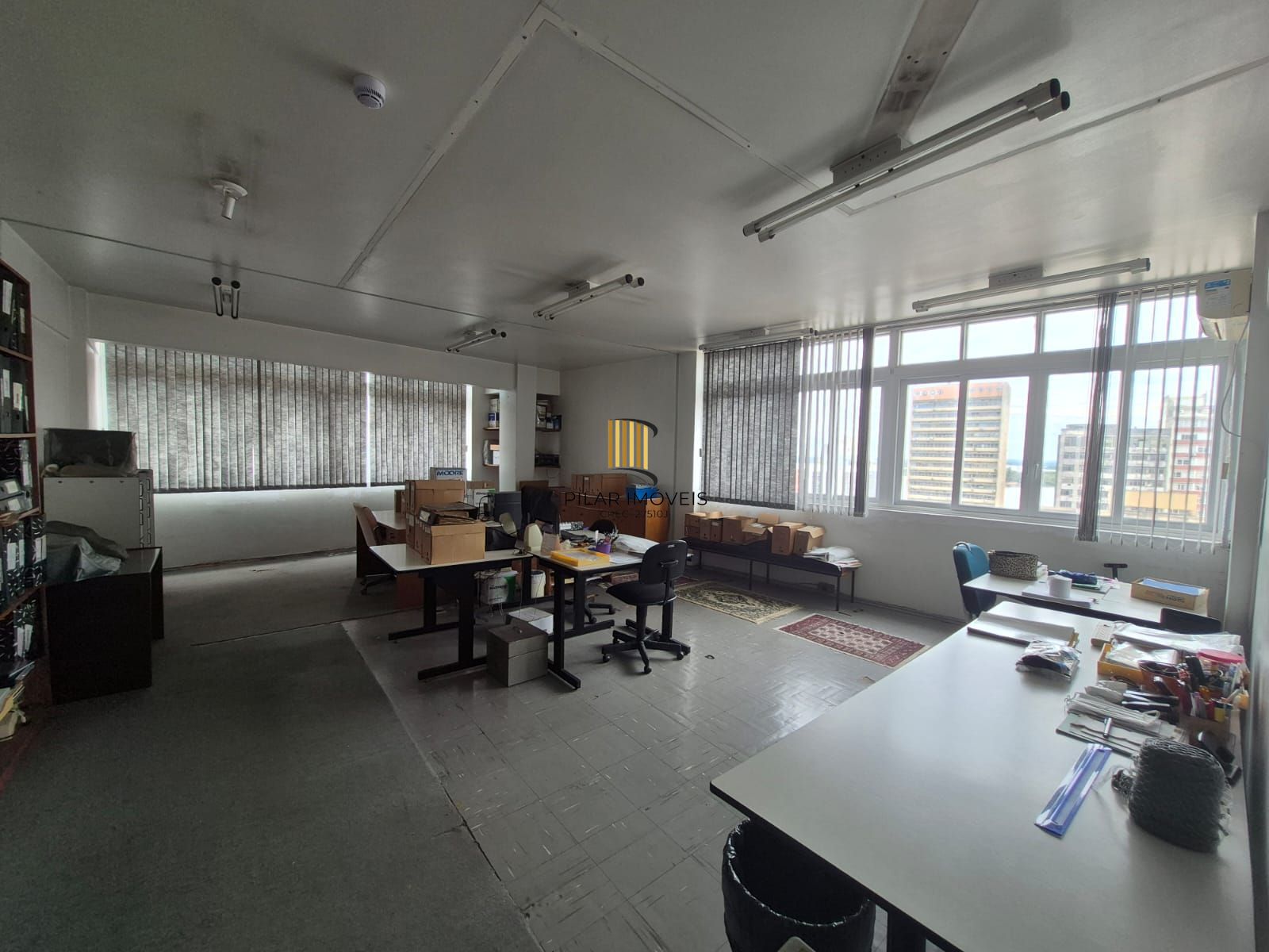 Vende conjunto de salas com 121,07 m²