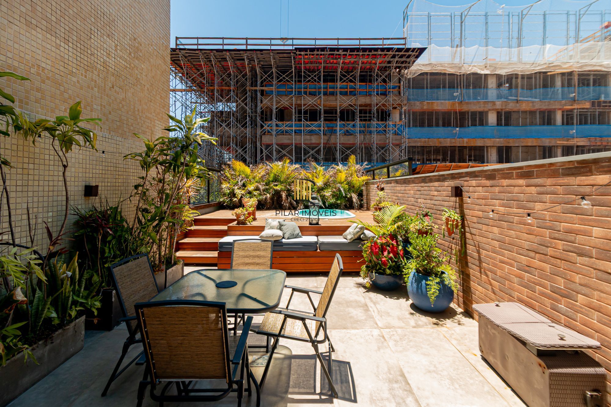 Apartamento garden 146m² com piscina. Bairro Mont Serrat