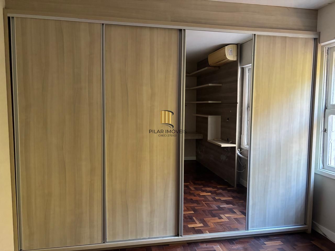 vende apto de dois quartos próximo ao parcão