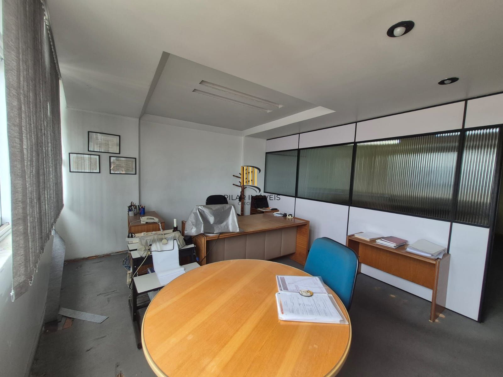 Vende conjunto de salas com 121,07 m²