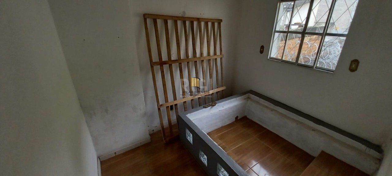 Sobrado para Venda - 110m², 4 dormitórios, sendo 1 suites, 2 vagas - Floresta