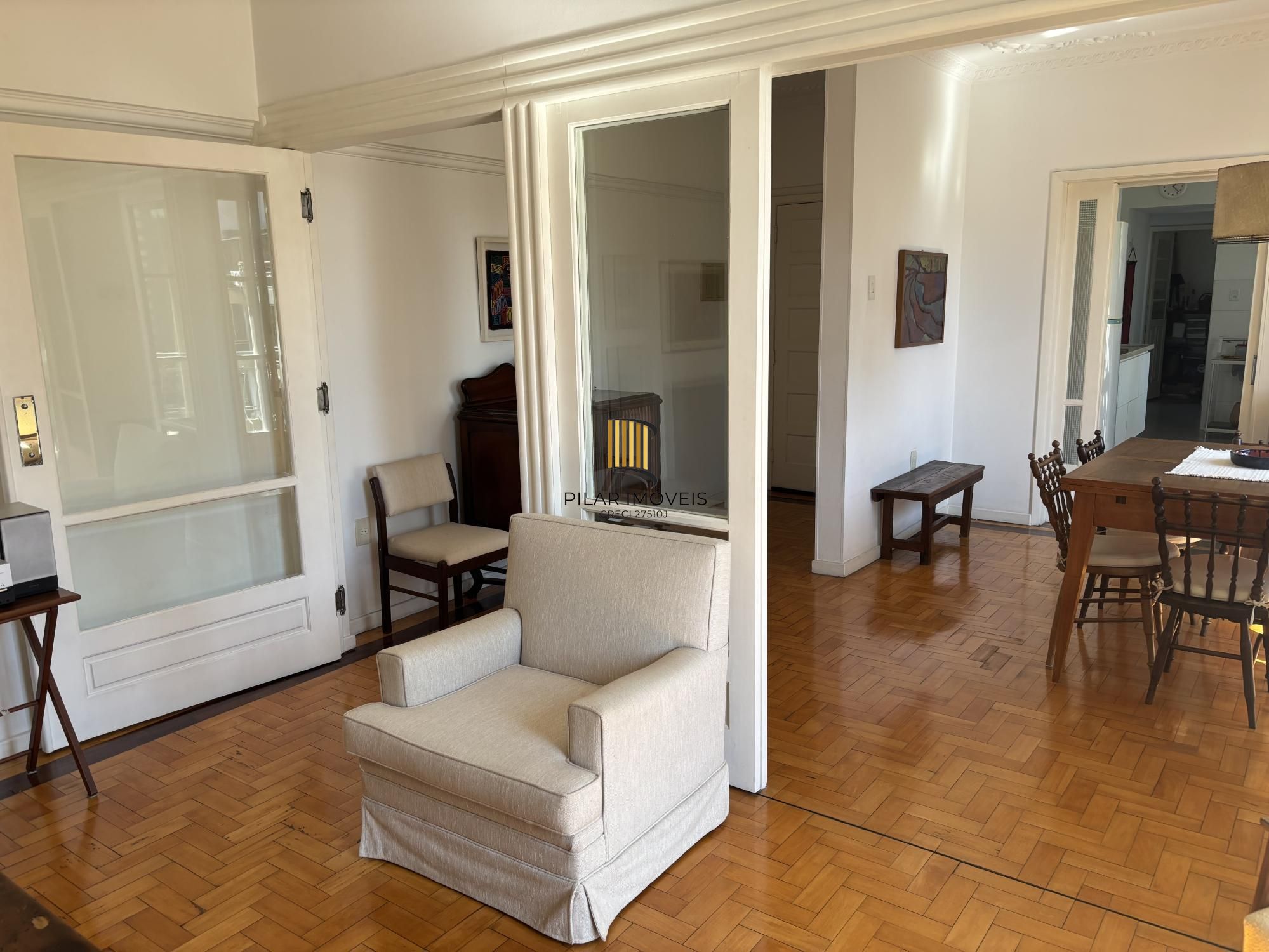 3 quartos com 151m² de área útil, além de lindo terraço no centro de poa