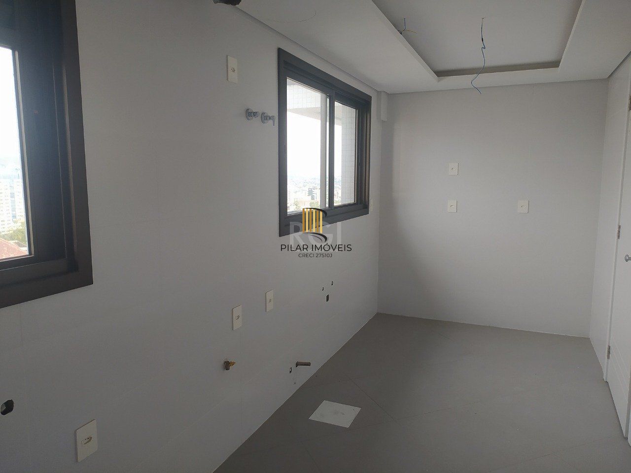 Apartamento para Venda - 119.65m², 3 dormitórios, sendo 1 suites, 2 vagas - Petrópolis