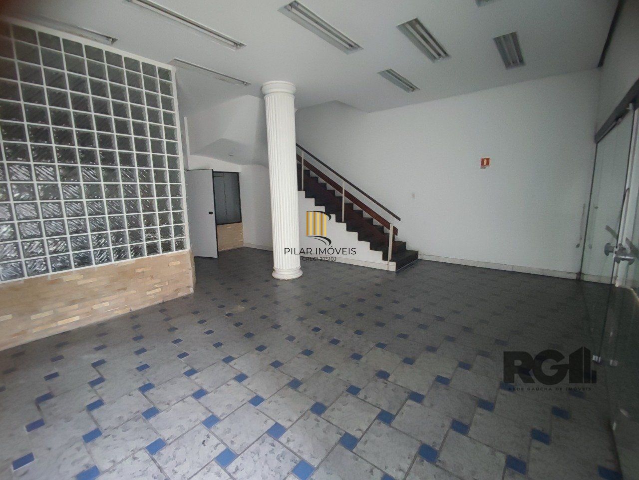 Prédio Comercial no bairro Rio Branco