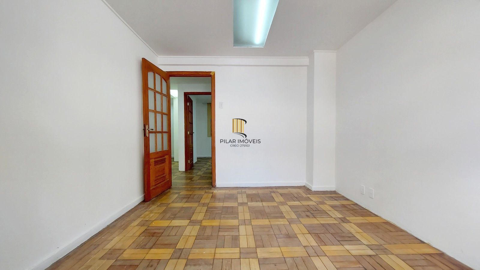 Sala a venda com 95m²