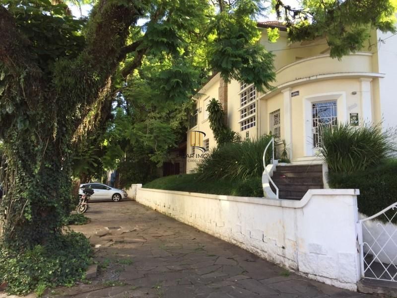 Casa para Venda - 485m², 5 dormitórios, sendo 1 suites, 1 vaga - Petrópolis