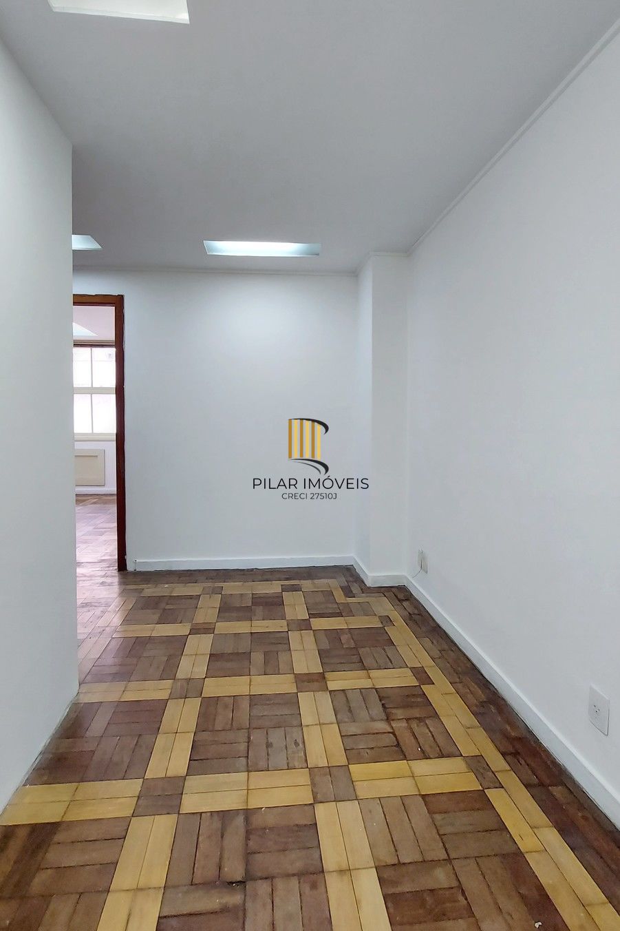 Sala a venda com 95m²