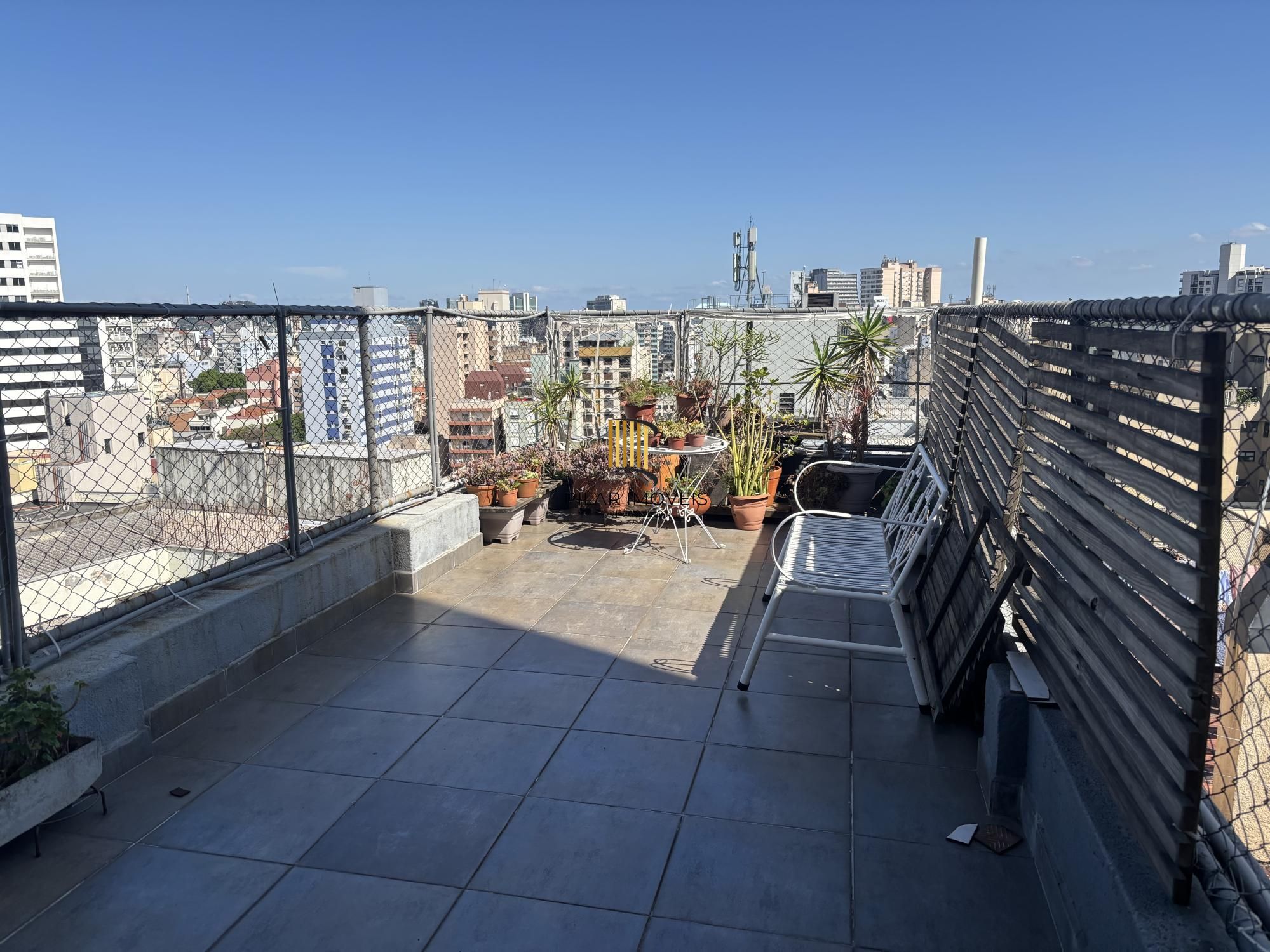 3 quartos com 151m² de área útil, além de lindo terraço no centro de poa