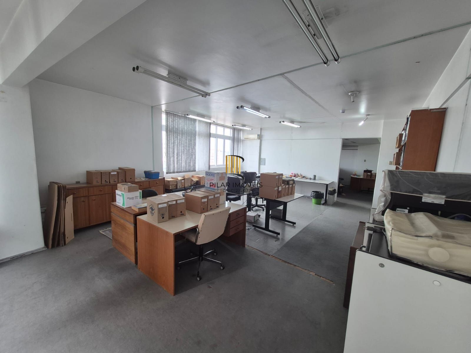 Vende conjunto de salas com 121,07 m²