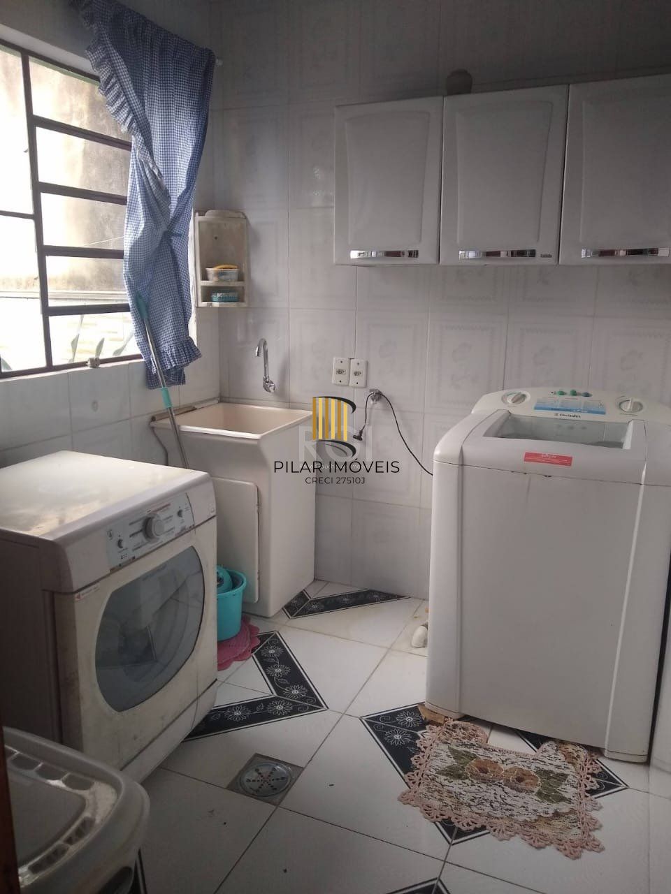 Casa 3 dormitórios no bairro Parque Olinda