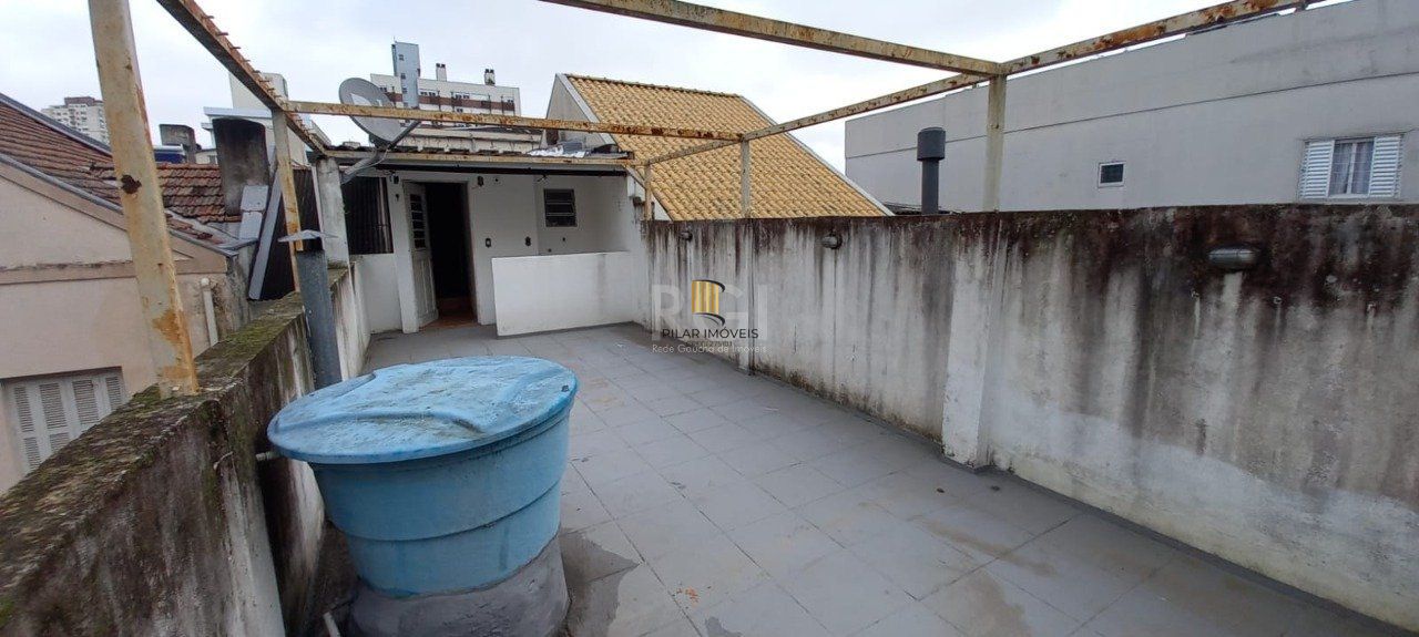 Sobrado para Venda - 110m², 4 dormitórios, sendo 1 suites, 2 vagas - Floresta