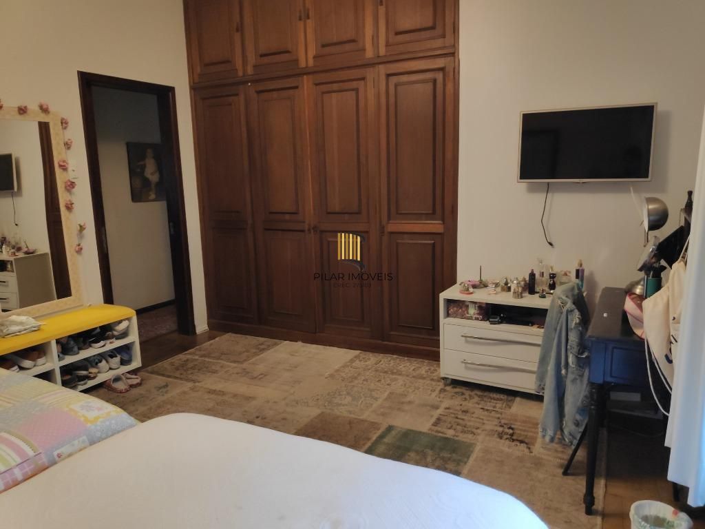Casa para Venda - 460m², 3 dormitórios, 3 vagas - Três Figueiras
