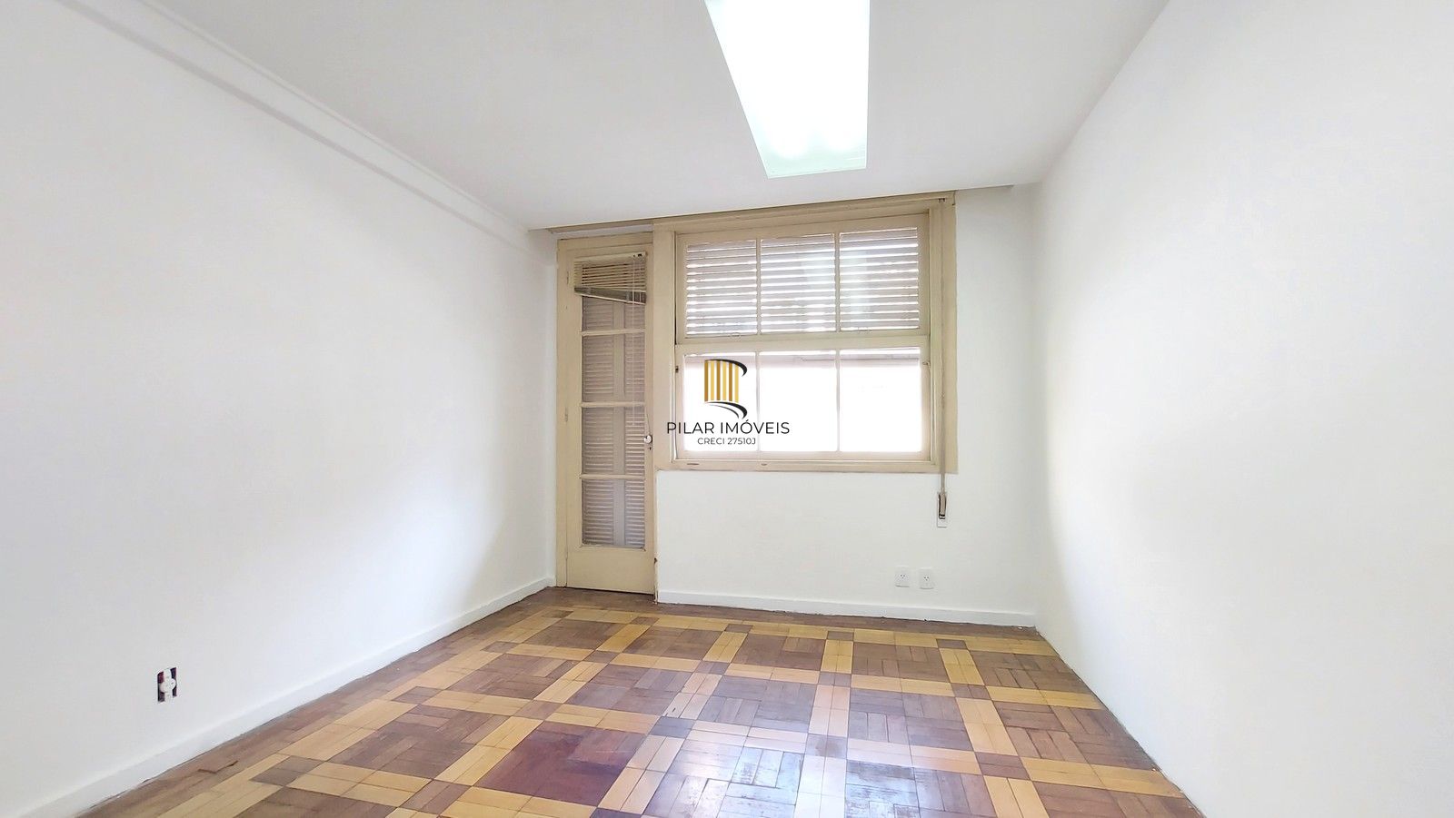 Sala a venda com 95m²
