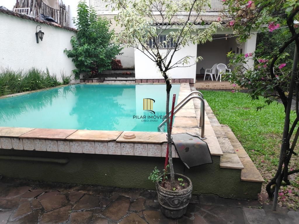 Casa para Venda - 460m², 3 dormitórios, 3 vagas - Três Figueiras