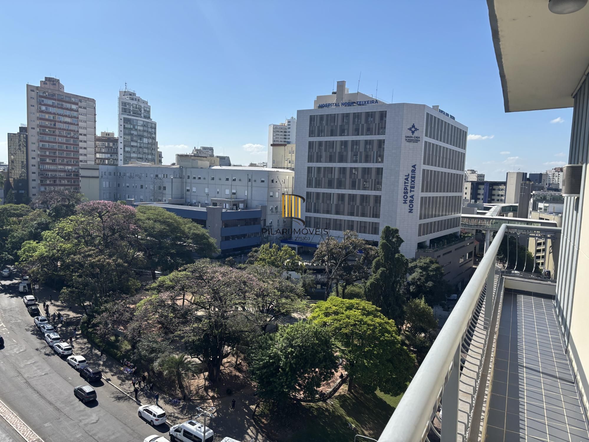 3 quartos com 151m² de área útil, além de lindo terraço no centro de poa