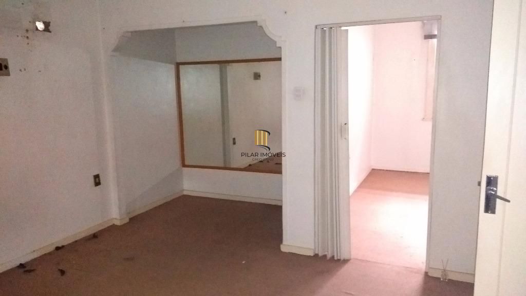 Casa para Venda - 485m², 5 dormitórios, sendo 1 suites, 1 vaga - Petrópolis
