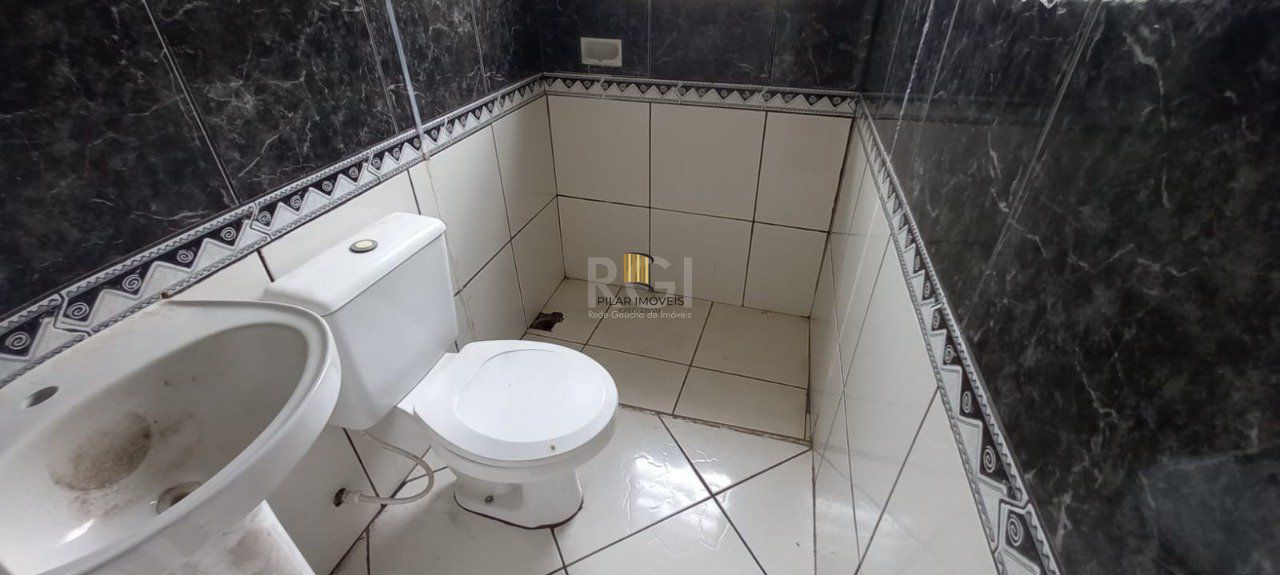 Sobrado para Venda - 110m², 4 dormitórios, sendo 1 suites, 2 vagas - Floresta