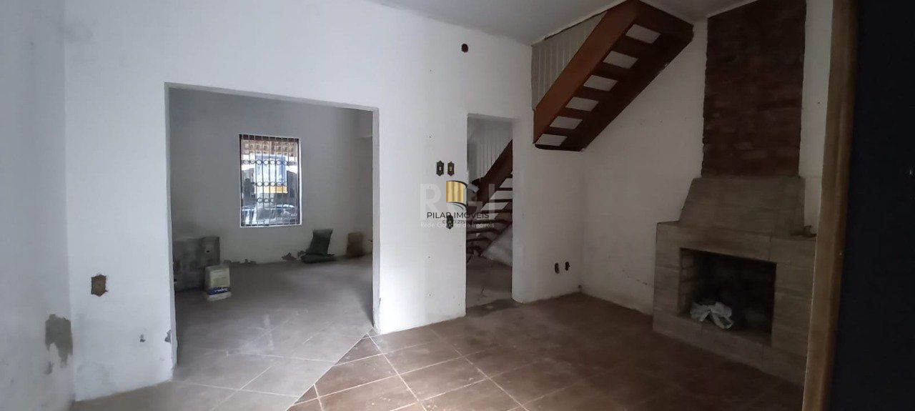 Sobrado para Venda - 110m², 4 dormitórios, sendo 1 suites, 2 vagas - Floresta