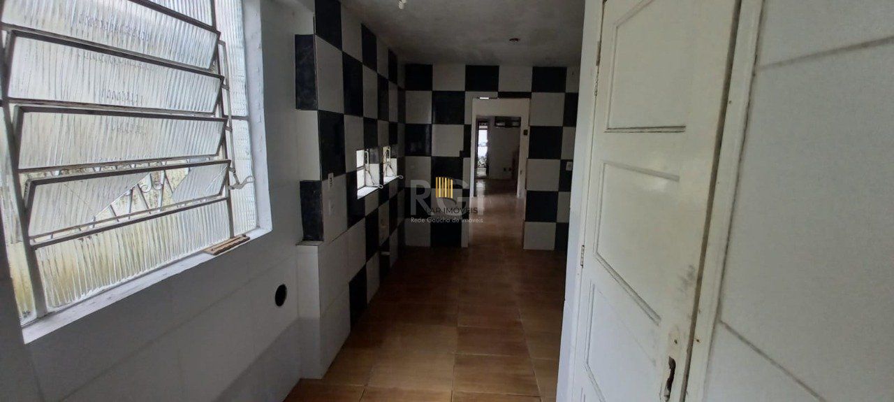 Sobrado para Venda - 110m², 4 dormitórios, sendo 1 suites, 2 vagas - Floresta